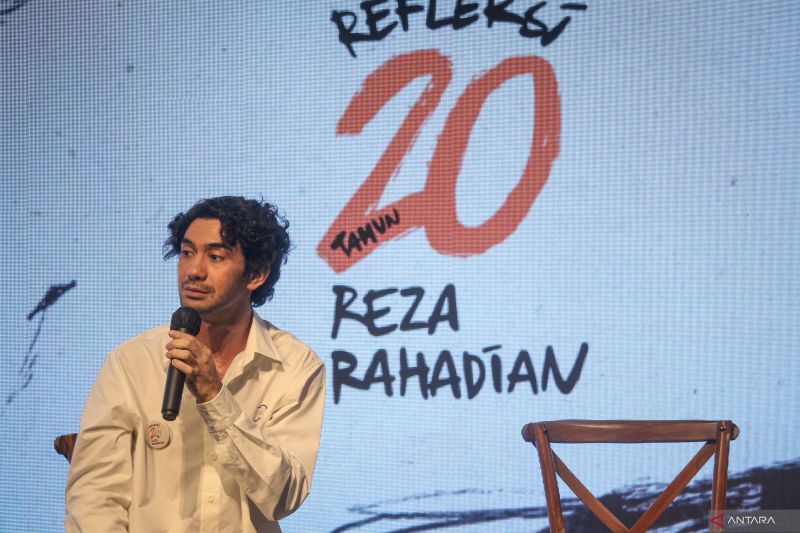 Reza Rahadian berkiprah 20 tahun hadapi kritik dengan santai