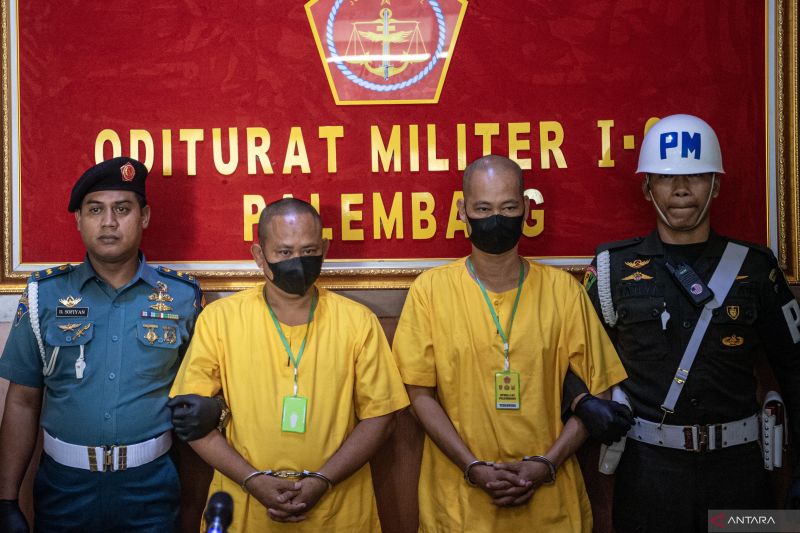 Penyerahan tersangka penembakan polisi di Lampung