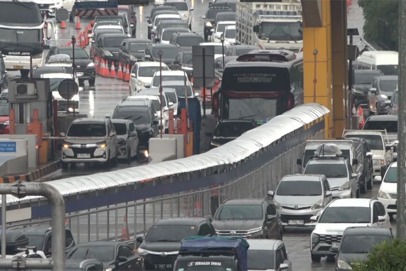 Mulai 8 April tarif Tol Trans Jawa dan Sumatra diskon 20 persen