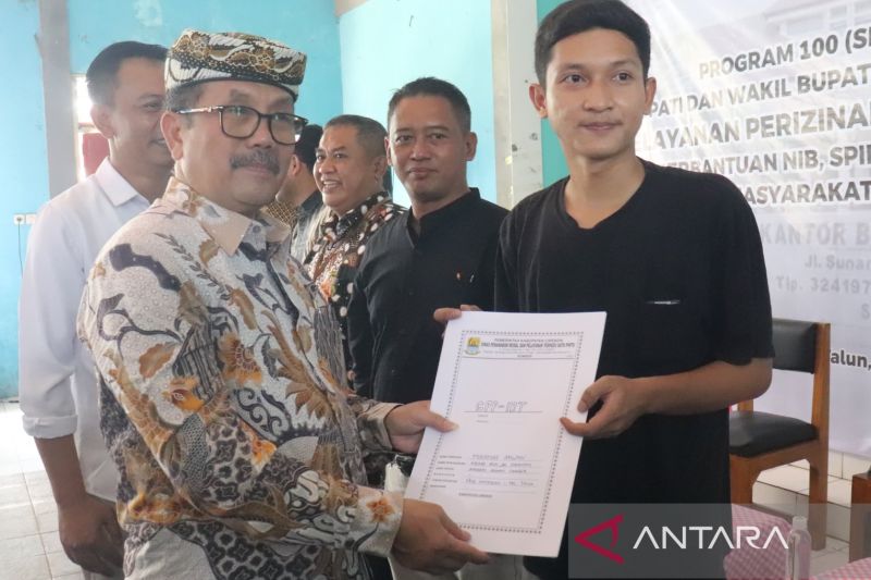 Pemkab Cirebon permudah izin usaha bagi warga berpenghasilan rendah
