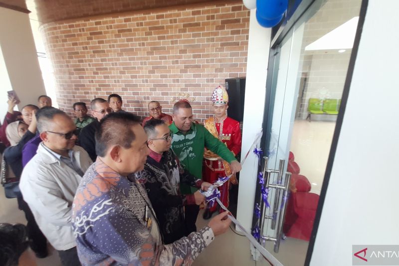 Mendiktisaintek meresmikan laboratorium terpadu kemaritiman UNG