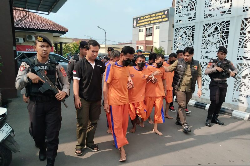 Polres Karawang ungkap kawanan spesialis pembobol ATM minimarket