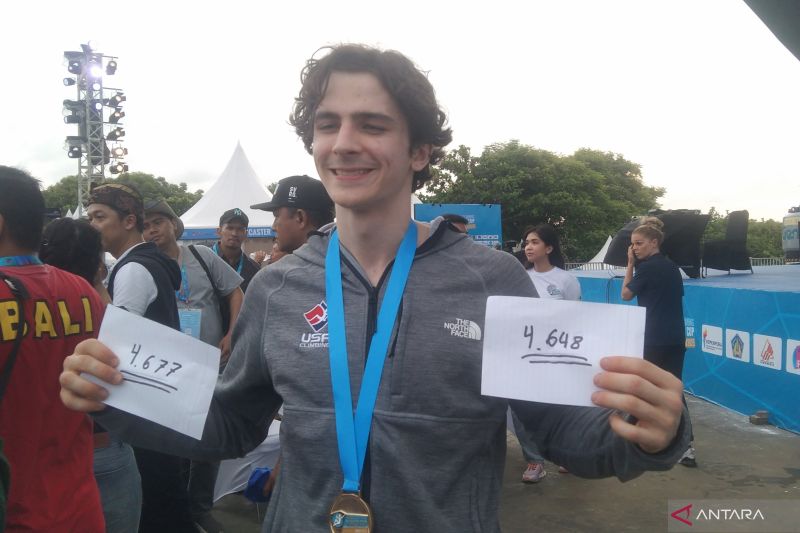 Atlet AS Samuel Watson pecahkan rekor dunia panjat tebing di Bali