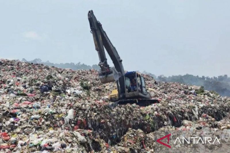 Karawang tingkatkan pengelolaan sampah di TPA Jalupang