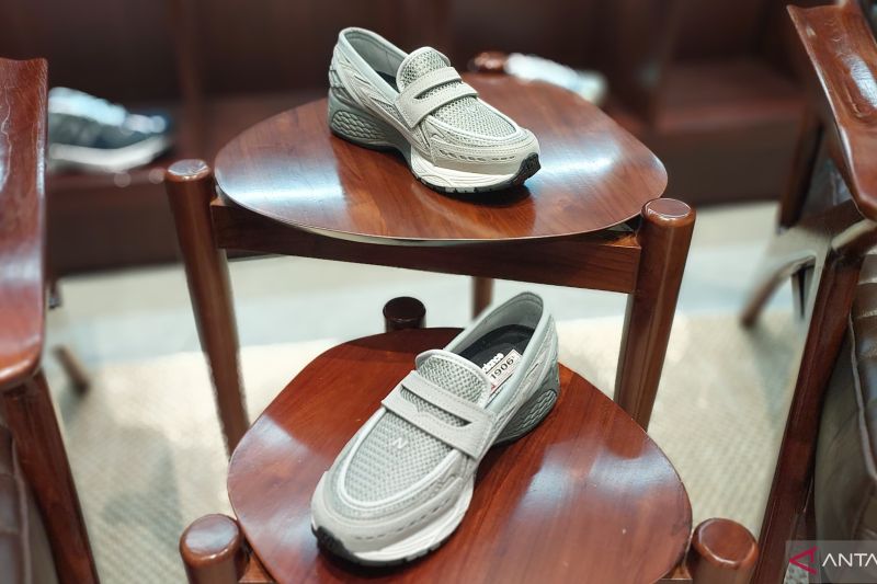 New Balance perkenalkan loafer seri 1906 saat Grey Days 2025