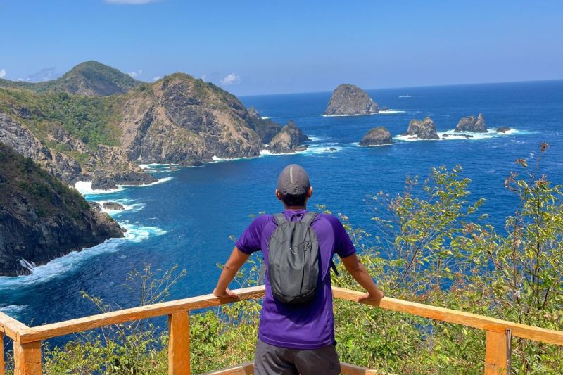 Indahnya Pantai Orong Bukal Lombok Barat mirip Raja Ampat di Papua