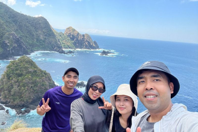 Indahnya Pantai Orong Bukal Lombok Barat mirip Raja Ampat di Papua