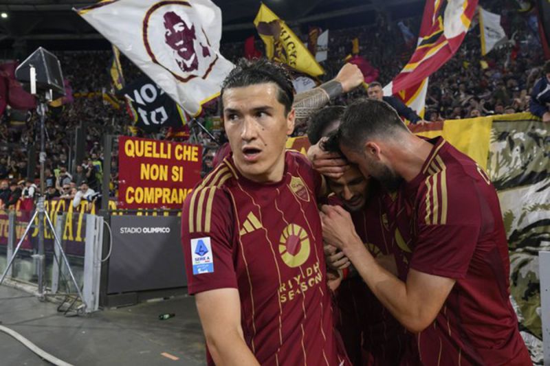 Selebrasi pemain AS Roma