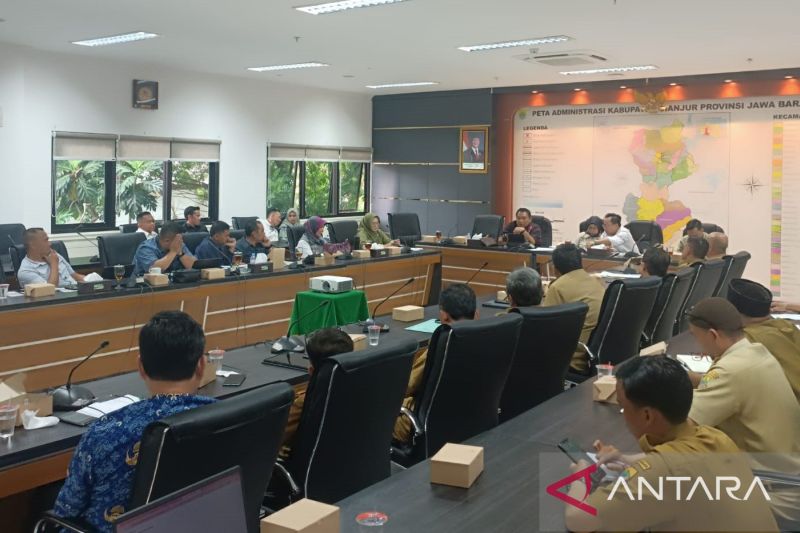 Diskoperdagin Cianjur menargetkan pembentukan KDMP tuntas akhir Mei