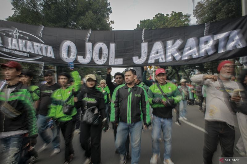 Politik kemarin, DPR soal ojol hingga DPR terima surpres