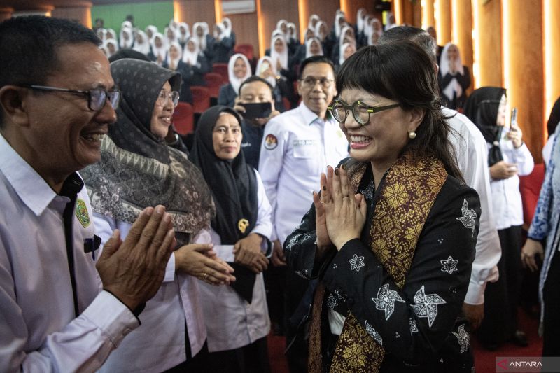 Wamendiktisaintek tinjau sekolah garuda transformasi di Sumsel