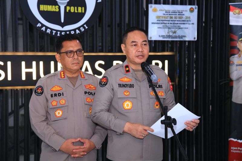 Kapolri mutasi ketua KPK, berikut nama pati dan pamen yang dimutasi
