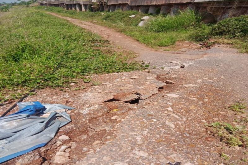 Penyangga jembatan tol Cisumdawu Km 204 bergeser akibat pergerakan tanah
