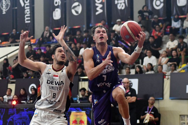IBL 2025 - Dewa United kembali puncaki klasemen