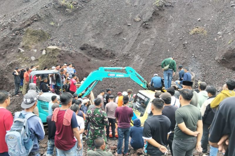 Bupati Garut melarang penambangan pasir di Gunung Guntur
