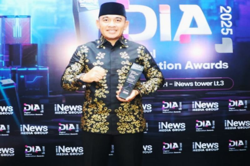 Bupati Tala raih penghargaan Digital Innovation Award 2025