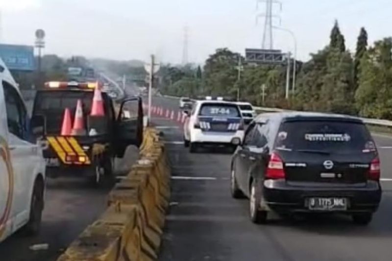 Rekayasa arus kendaraan 'contraflow' diberlakukan di Tol Jagorawi arah Puncak