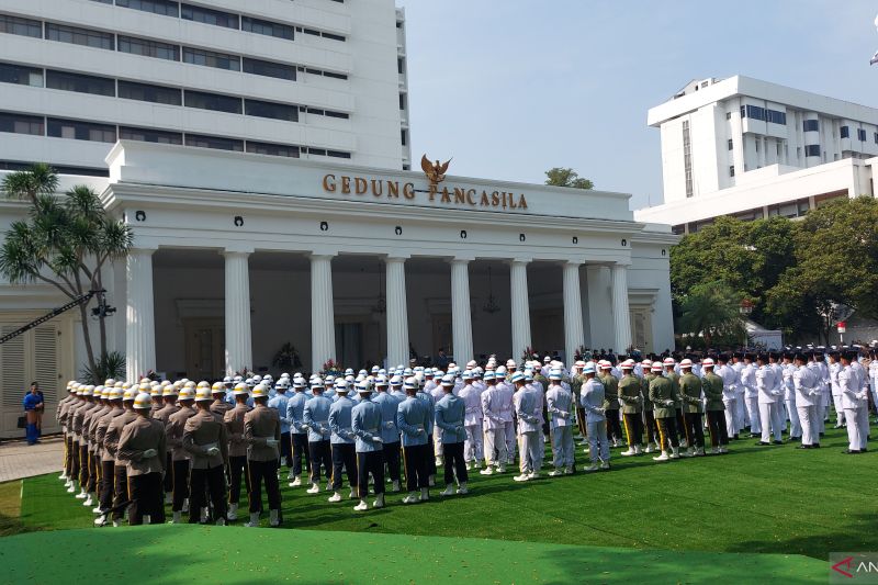 Prabowo: Jangan biarkan bangsa asing adu domba kita lewat LSM