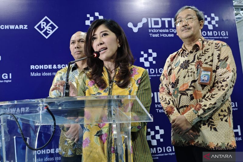 Menkomdigi: Uji perangkat sepenuhnya di dalam negeri pada akhir 2026