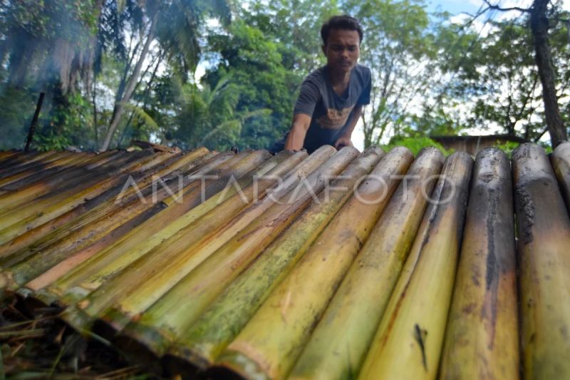 Pesanan lamang bambu meningkat jelang Idul Adha di Padang