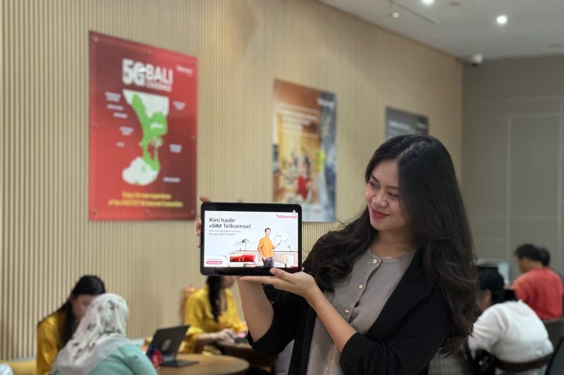 Telkomsel ajak pelanggan migrasi gunakan eSIM, ini keunggulannya dan simak caranya!