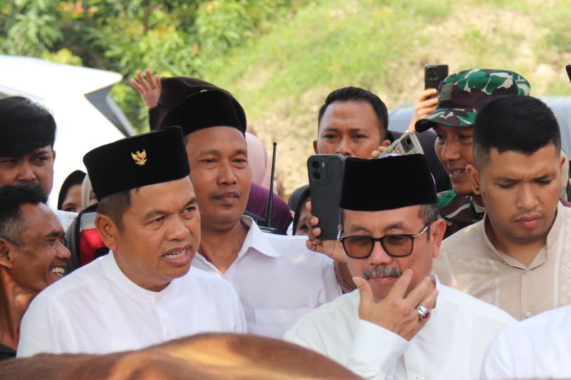 Usai Sholat ied, Gubernur Jabar siapkan Rp20 miliar perbaiki jalan perbatasan Cirebon