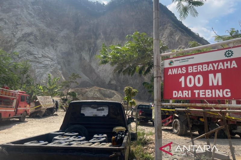 Lokasi tambang Gunung Kuda Cirebon resmi ditutup untuk umum seusai longsor
