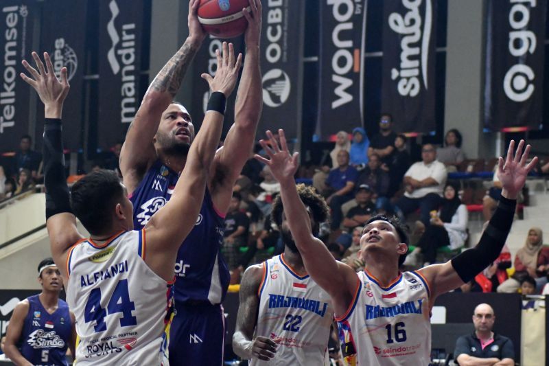 Dove versus Briscoe menjadi adu gengsi antara Rajawali versus Borneo