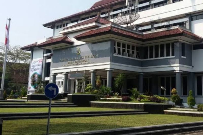 Disdik Jabar mengeluarkan penjelasan teknis soal pelarangan PR bagi siswa