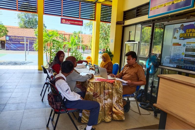 SPMB 2025: simak syarat usia, jalur domisili, afirmasi, mutasi, dan prestasi!