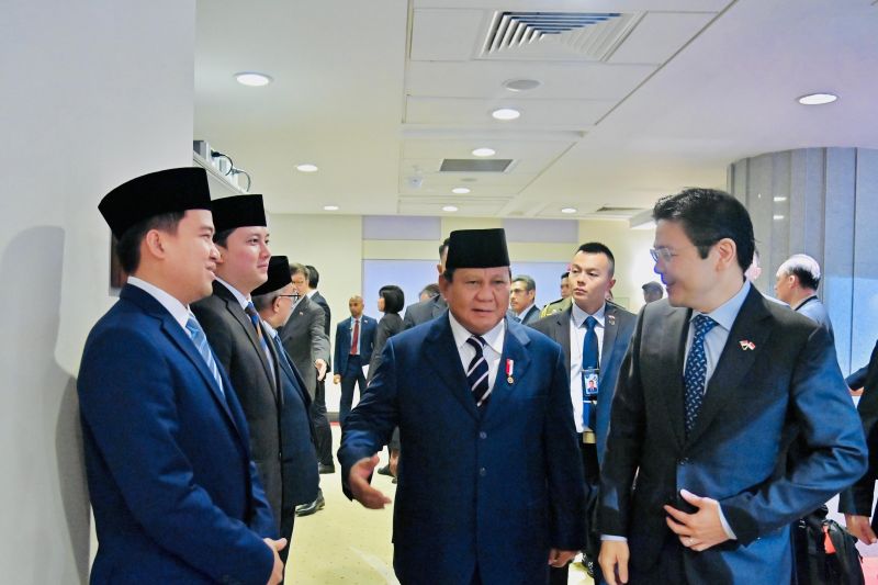 Prabowo minta semua bandara dibuka, tingkatkan konektivitas Singapura