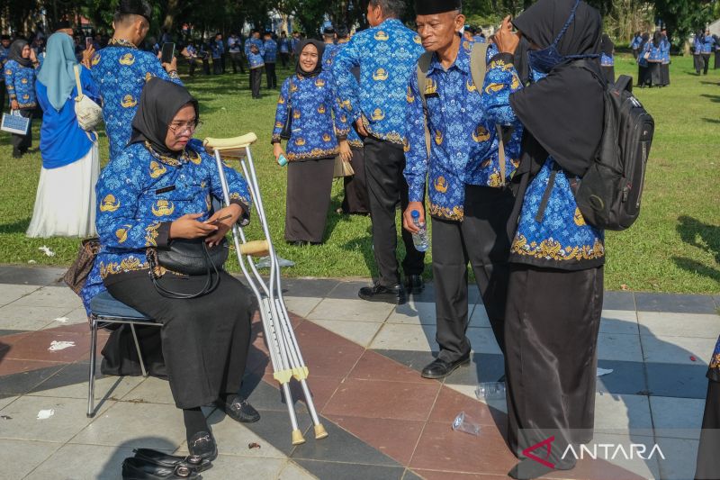 Penyerahan SK CPNS dan PPPK Sultra di Kendari