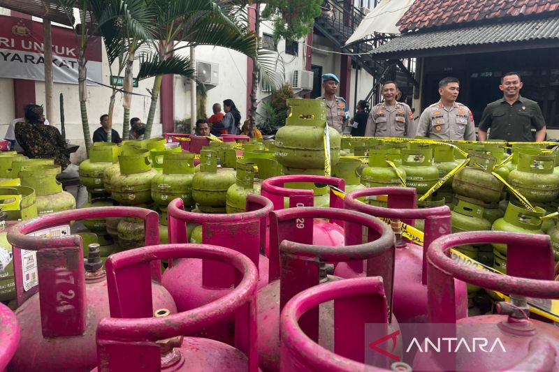 Praktik pengoplosan gas elpiji subsidi di Cirebon dibongkar