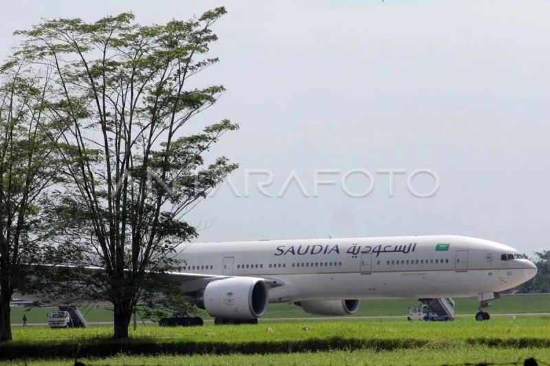 Pesawat Saudia yang mendapat ancaman bom berpenumpang 442 jamaah haji Indonesia