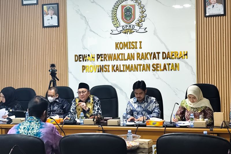 Gubernur perpanjang masa jabatan KPID Kalsel
