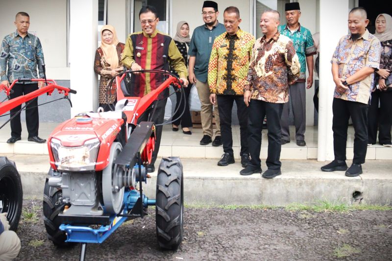 Kementan memberikan bantuan untuk dukung swasembada pangan di Ciamis