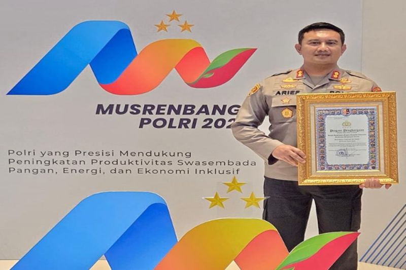 Kapolres Tanah Bumbu raih penghargaan dari Kapolri