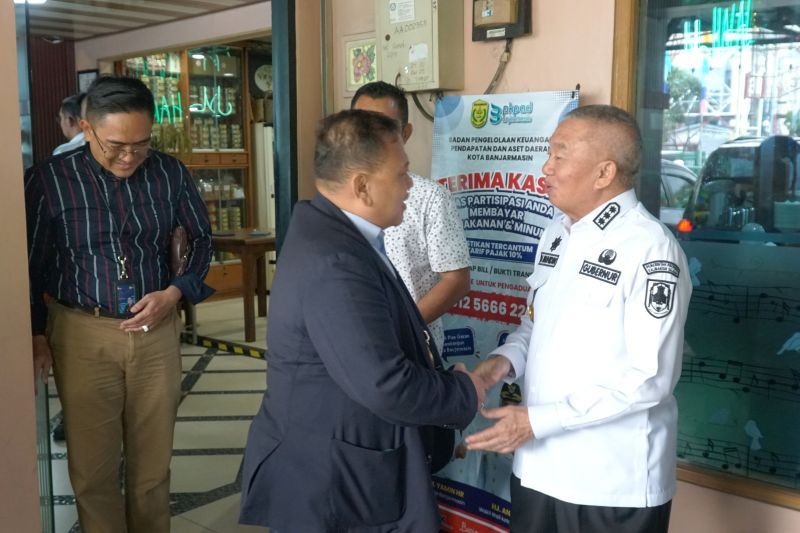 PLN-Gubernur Kalsel programkan listrik merata hingga pelosok desa
