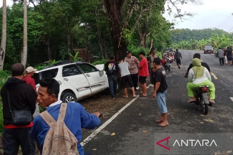 Kades Mekarsari, istri dan anaknya jadi korban meninggal kecelakaan di Jalan Raya Sindangbarang-Naringgul