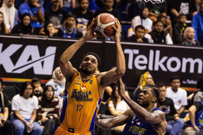 IBL 2025 - Satria Muda taklukkan Prawira 76-69