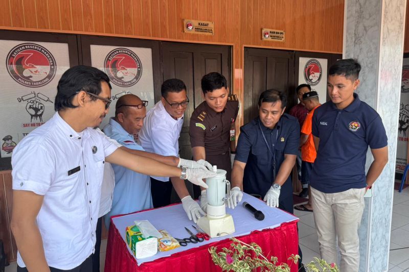 Polhukam kemarin dari pemusnahan barang bukti hingga gratifikasi