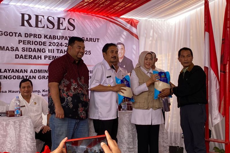 DKP Garut menyalurkan 1,5 ton beras untuk korban banjir