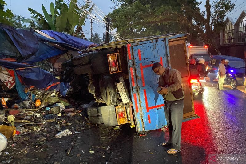 Kecelakaan di Jalan Raya Cianjur-Cipanas: empat orang luka berat