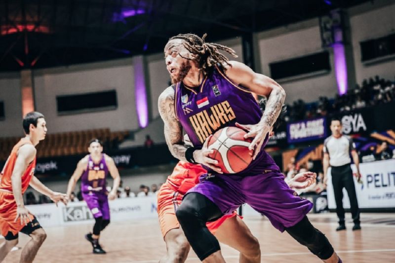 Hawks incar kemenangan perdana lawan Pelita Jaya