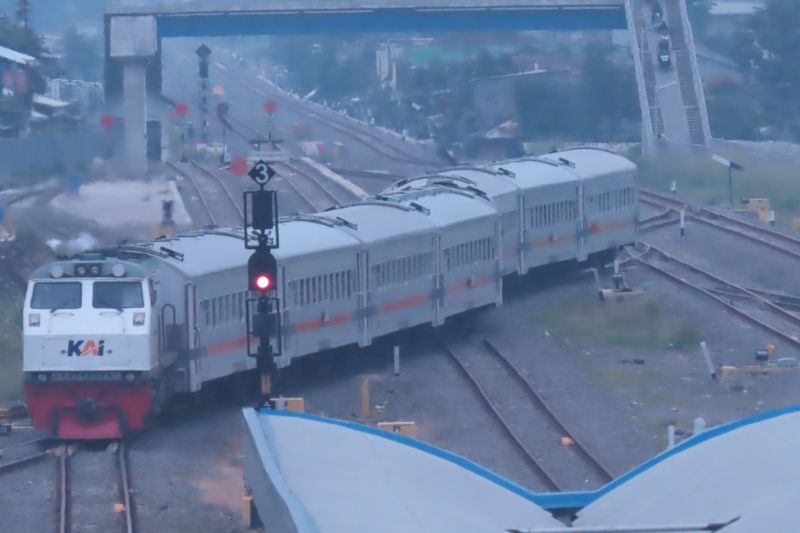 KAI Bandung catat okupansi penumpang kereta capai 144,6 persen