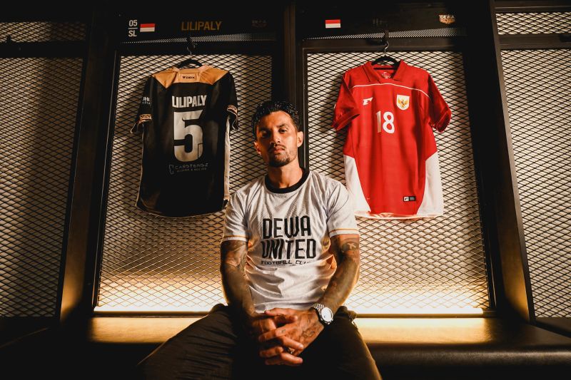 Dewa United pinjam Stefano Lilipaly dari Borneo FC