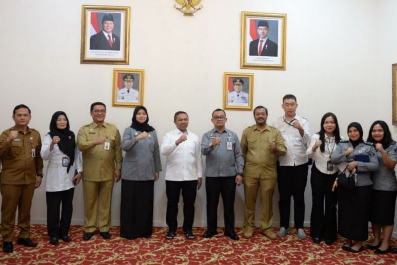 Pemprov Riau gandeng Kanwil Kemenkum revisi perda tentang perkebunan