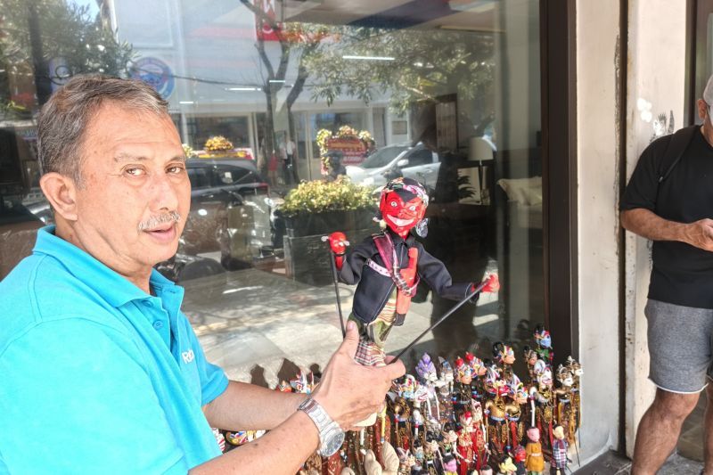 Kerajinan wayang golek di Jalan Braga tembus ke Belanda