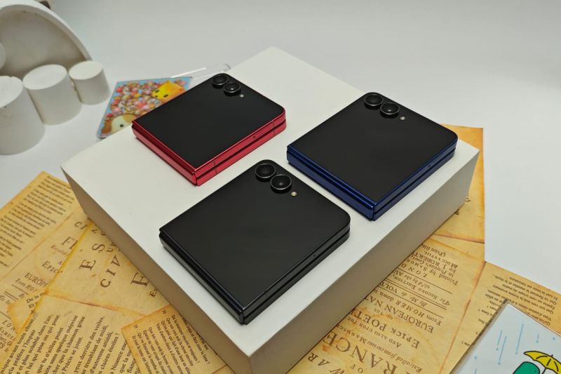 Samsung resmi meluncurkan ponsel lipat Galaxy Z Flip7, harga mulai Rp17,9 juta
