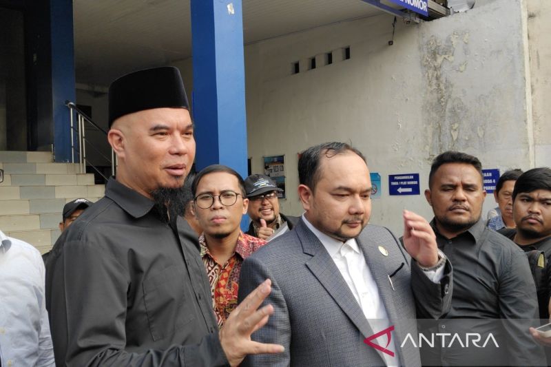 Anaknya dibully, Ahmad Dhani datangi Polda Metro Jaya